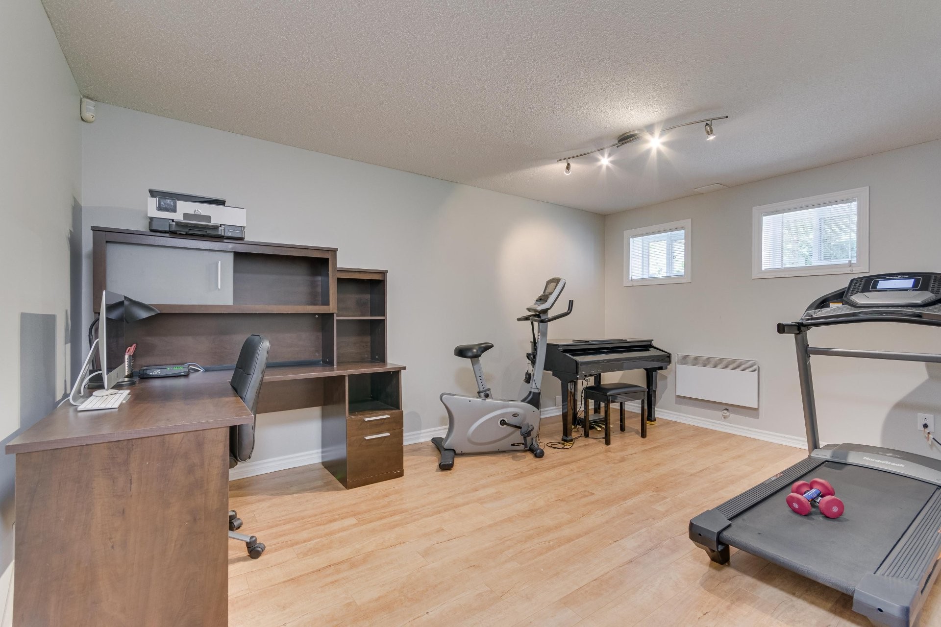 









19


Rue des Perdrix

,
Gatineau (Hull),




QC
J9A2V2

