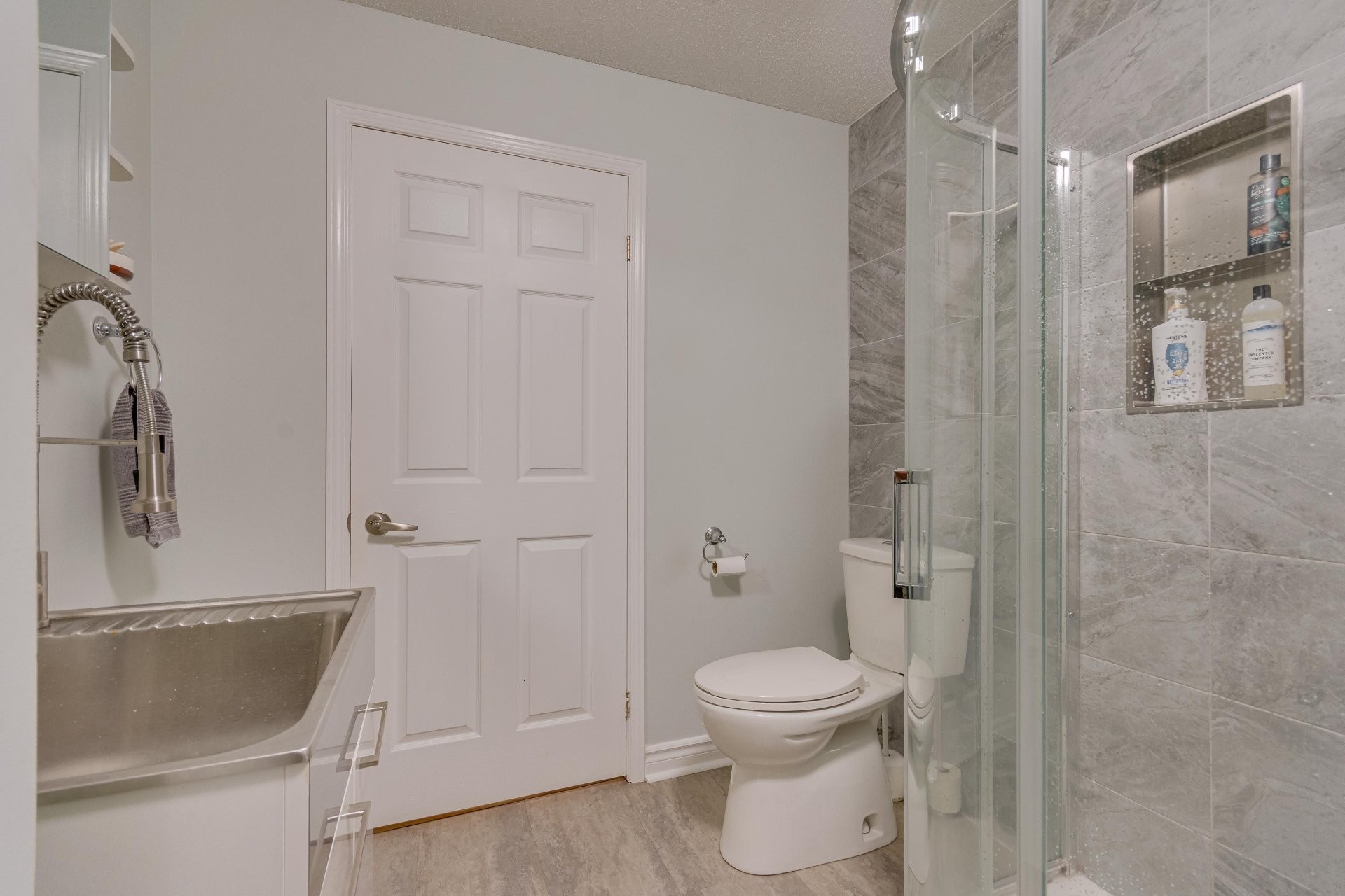 









19


Rue des Perdrix

,
Gatineau (Hull),




QC
J9A2V2

