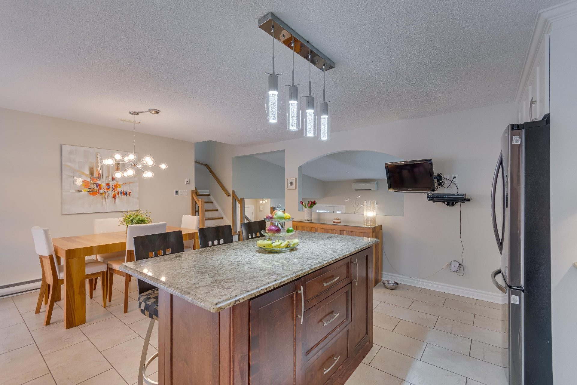 









19


Rue des Perdrix

,
Gatineau (Hull),




QC
J9A2V2

