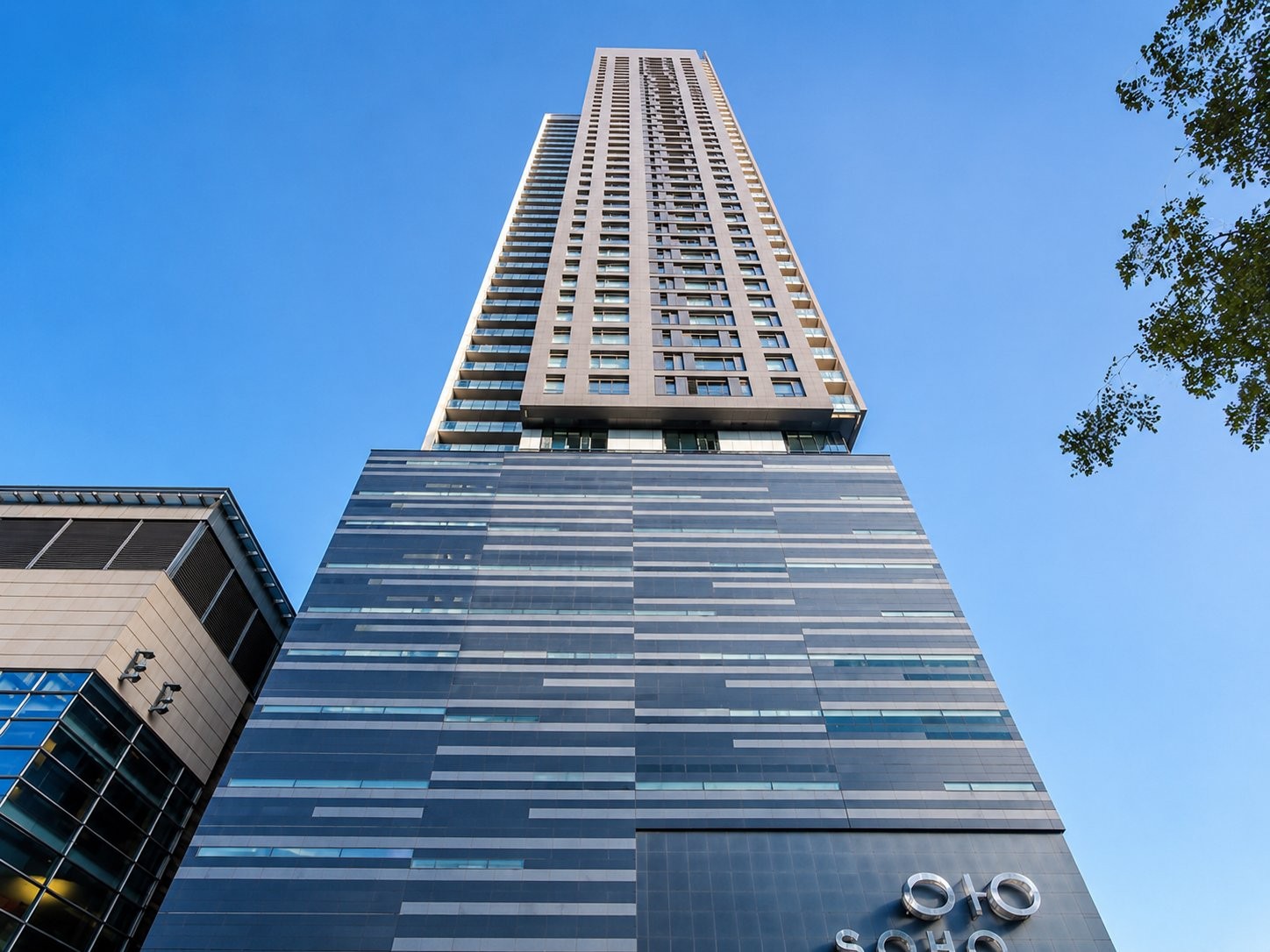 









1288


Av. des Canadiens-de-Montréal

, 2601,
Montréal (Ville-Marie),




QC
H3B3B3

