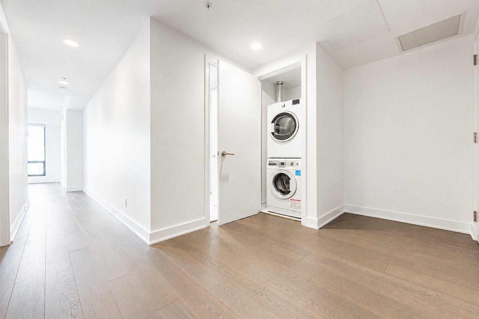 









1288


Av. des Canadiens-de-Montréal

, 2601,
Montréal (Ville-Marie),




QC
H3B3B3

