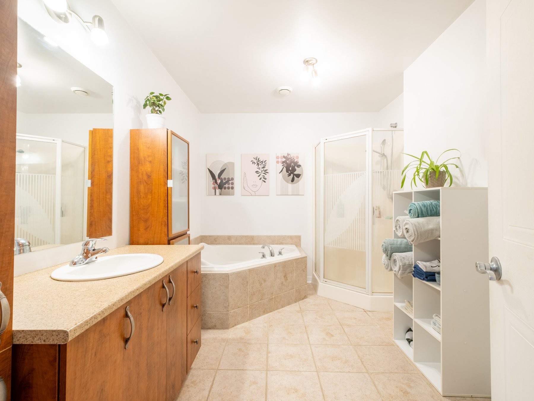 









213


Rue Benjamin

,
Saint-Amable,




QC
J0L1N0

