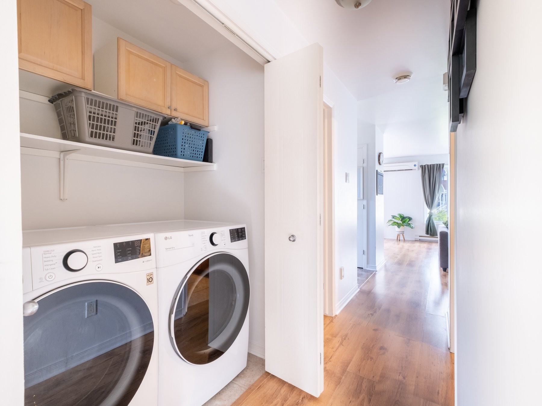 









213


Rue Benjamin

,
Saint-Amable,




QC
J0L1N0

