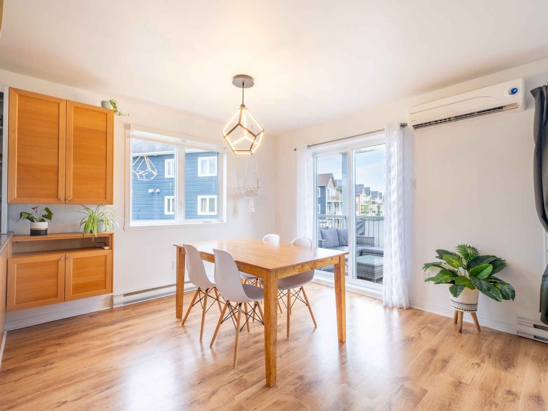 









213


Rue Benjamin

,
Saint-Amable,




QC
J0L1N0

