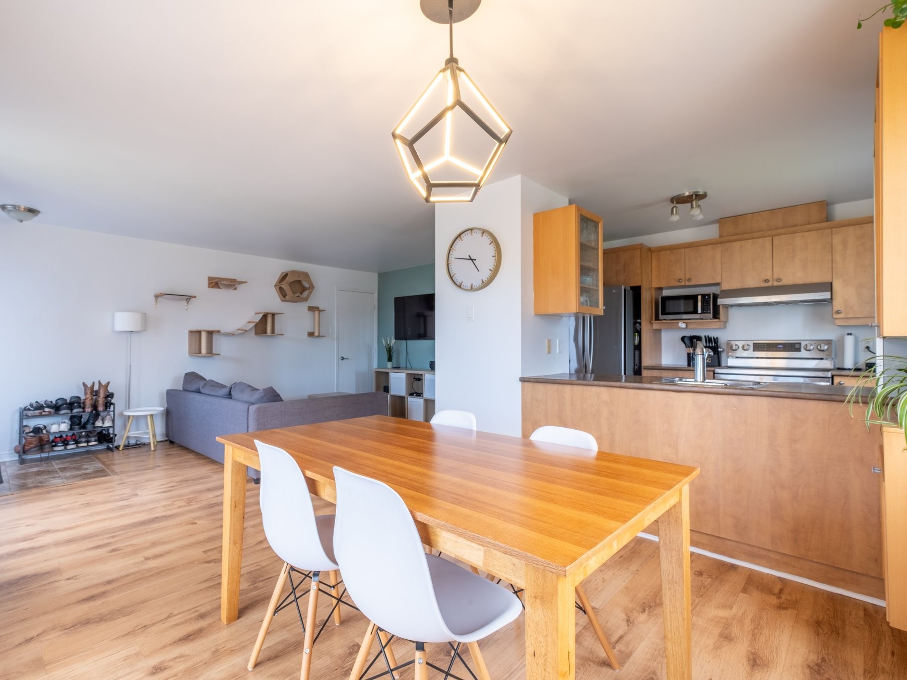 









213


Rue Benjamin

,
Saint-Amable,




QC
J0L1N0


