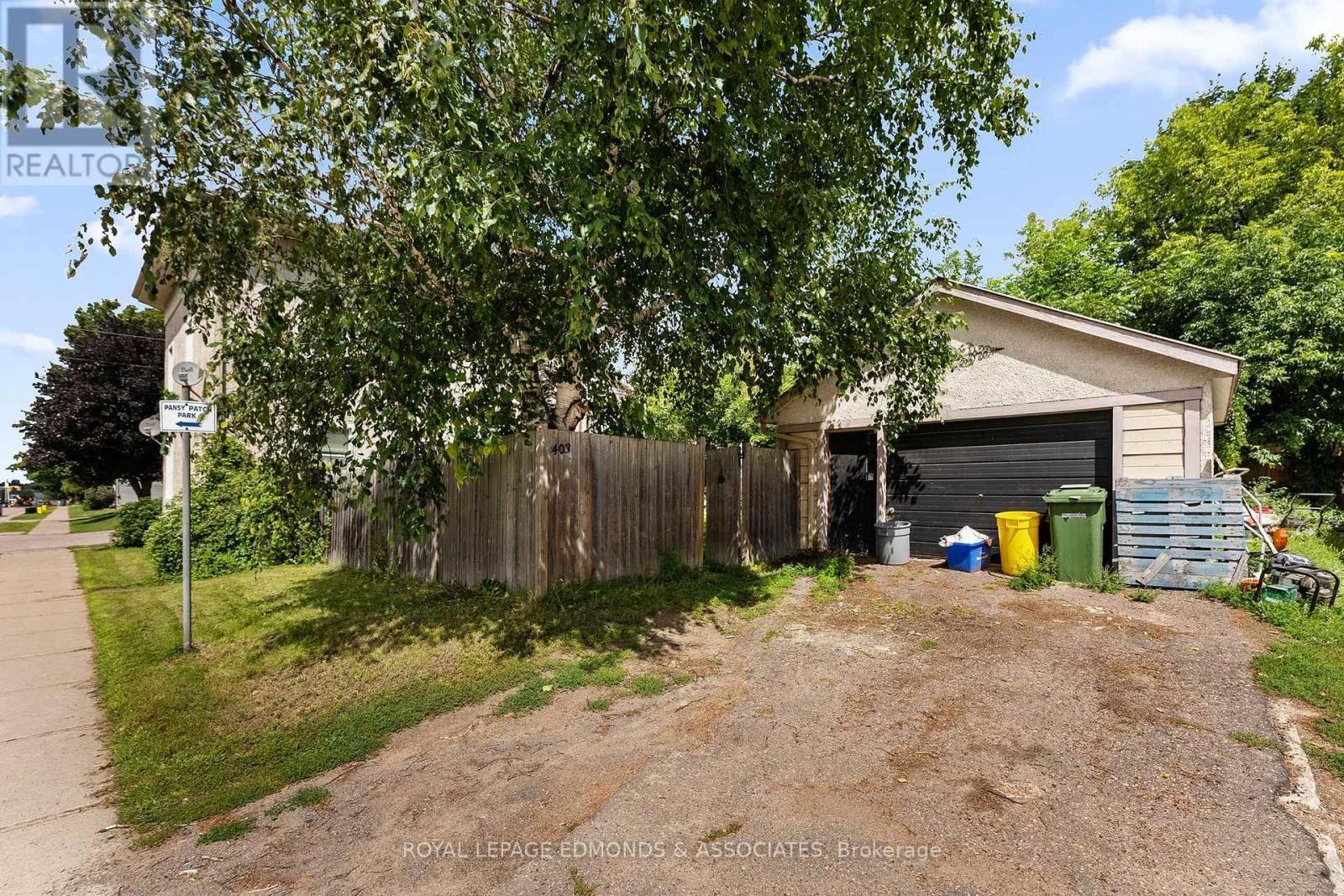












403 MACKAY STREET

,
Pembroke,




Ontario
K8A1E3

