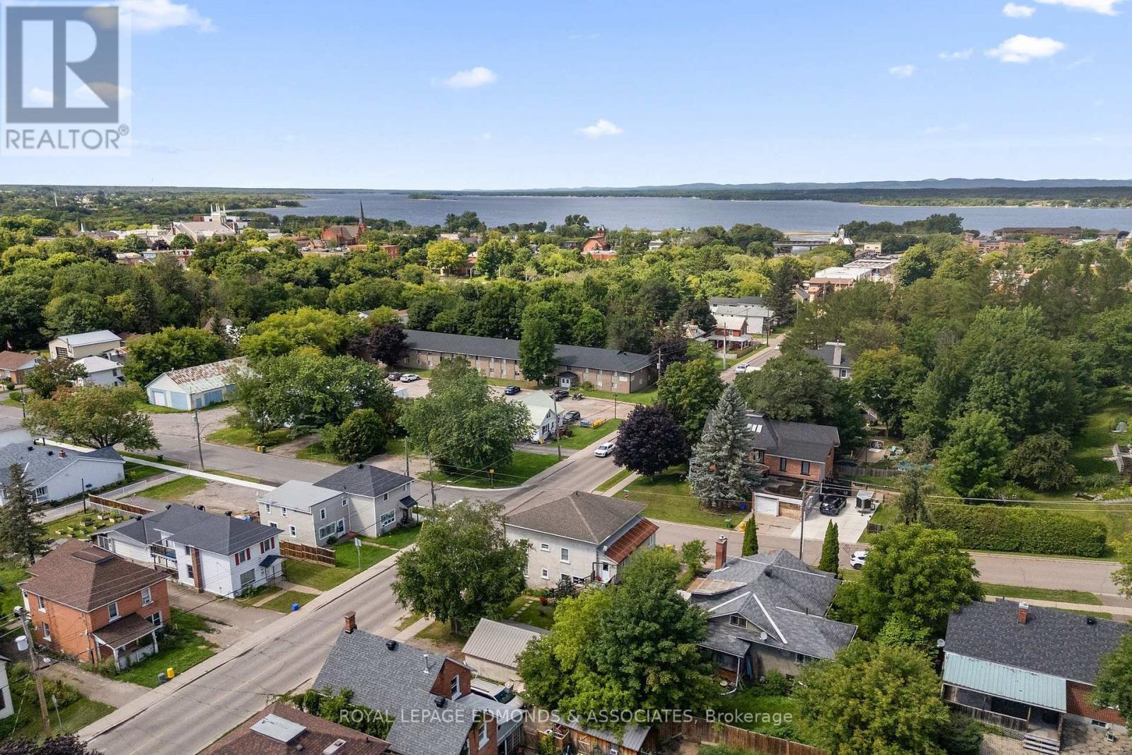












403 MACKAY STREET

,
Pembroke,




Ontario
K8A1E3

