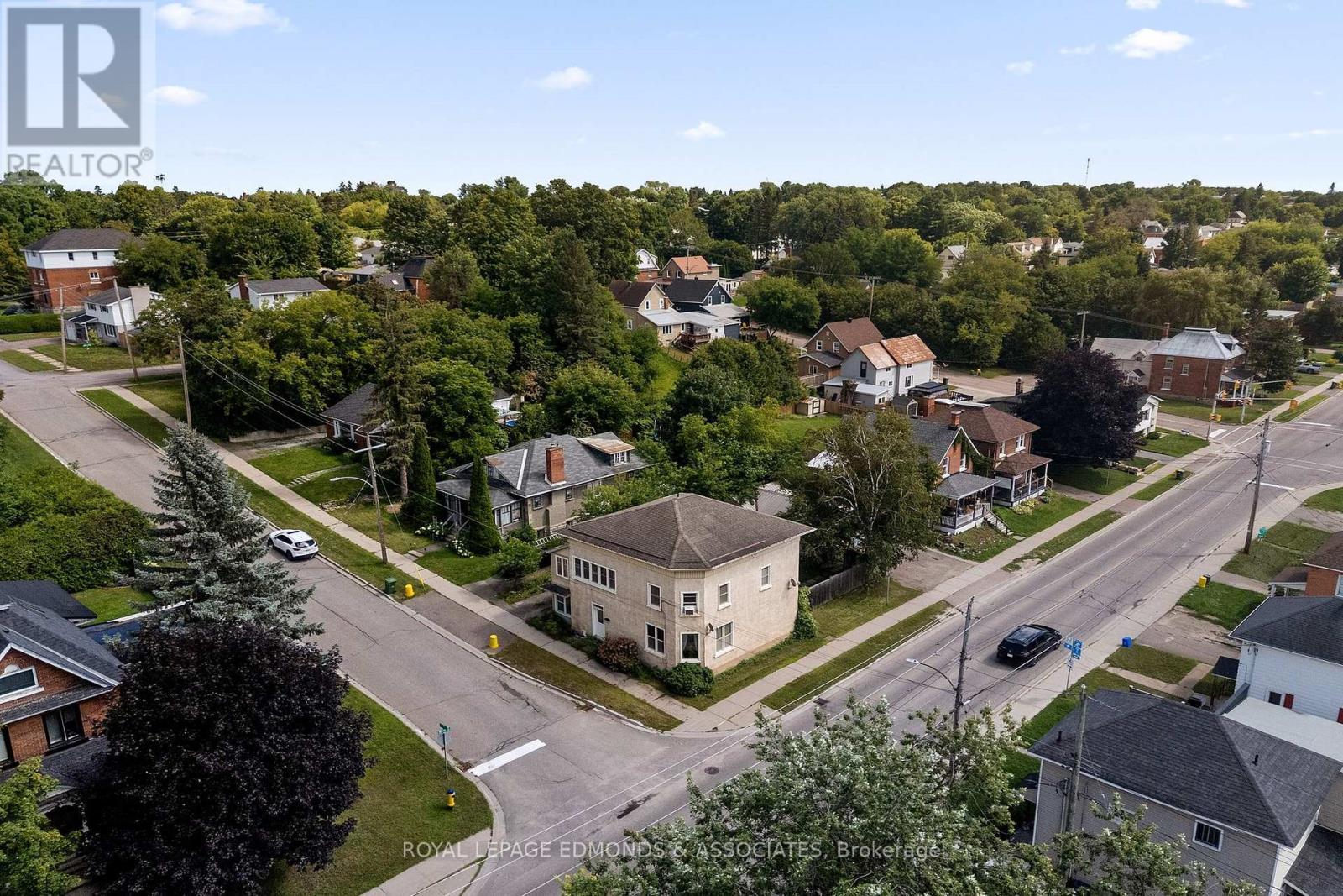 












403 MACKAY STREET

,
Pembroke,




Ontario
K8A1E3


