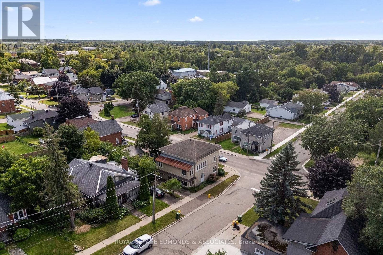 












403 MACKAY STREET

,
Pembroke,




Ontario
K8A1E3

