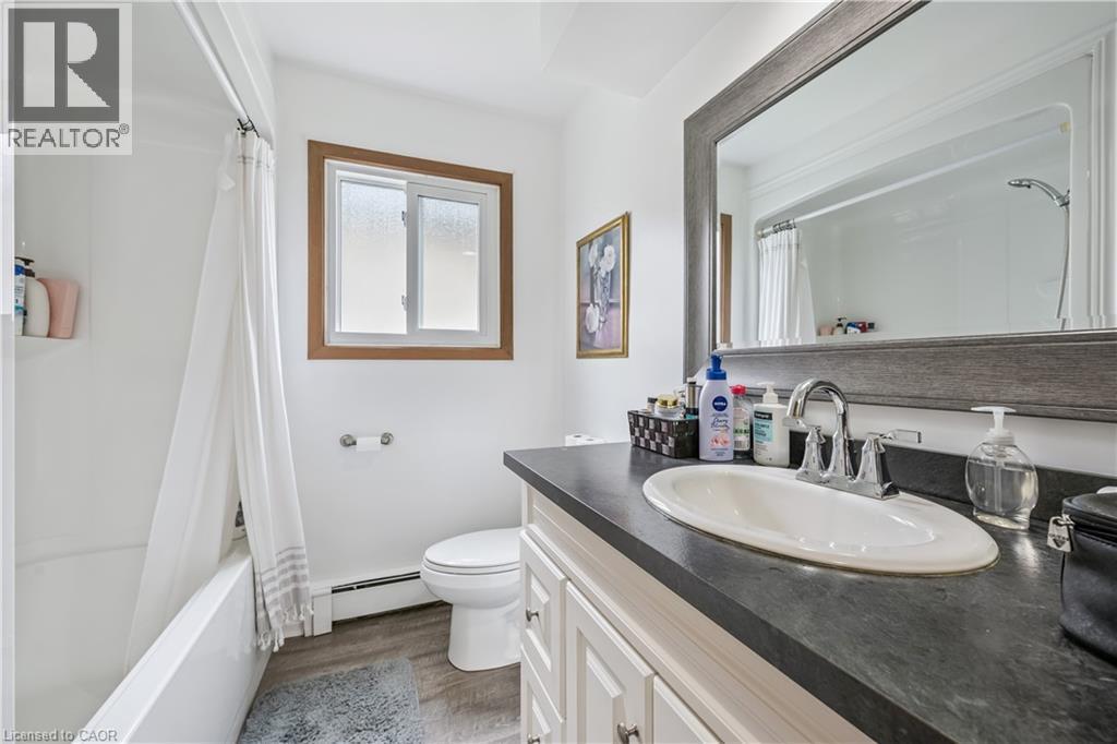 












101 SECORD Avenue

,
Kitchener,




Ontario
N2B2L3

