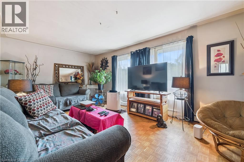 












101 SECORD Avenue

,
Kitchener,




Ontario
N2B2L3

