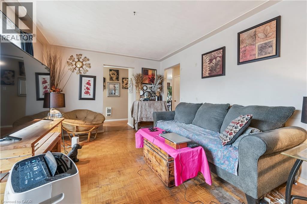 












101 SECORD Avenue

,
Kitchener,




Ontario
N2B2L3

