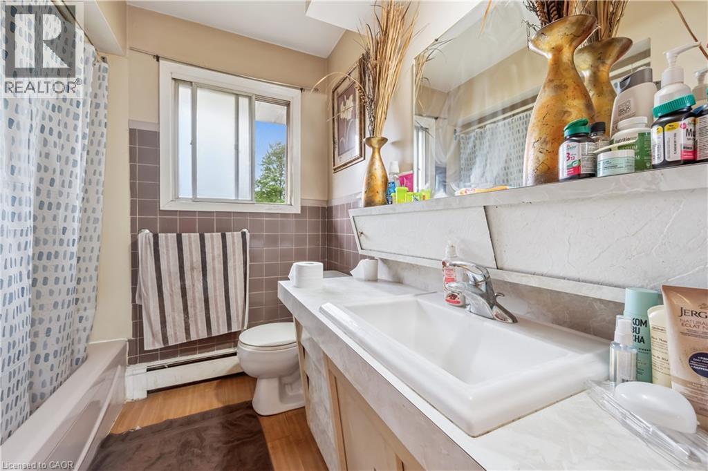 












101 SECORD Avenue

,
Kitchener,




Ontario
N2B2L3

