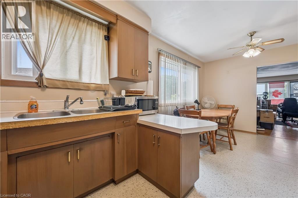 












101 SECORD Avenue

,
Kitchener,




Ontario
N2B2L3

