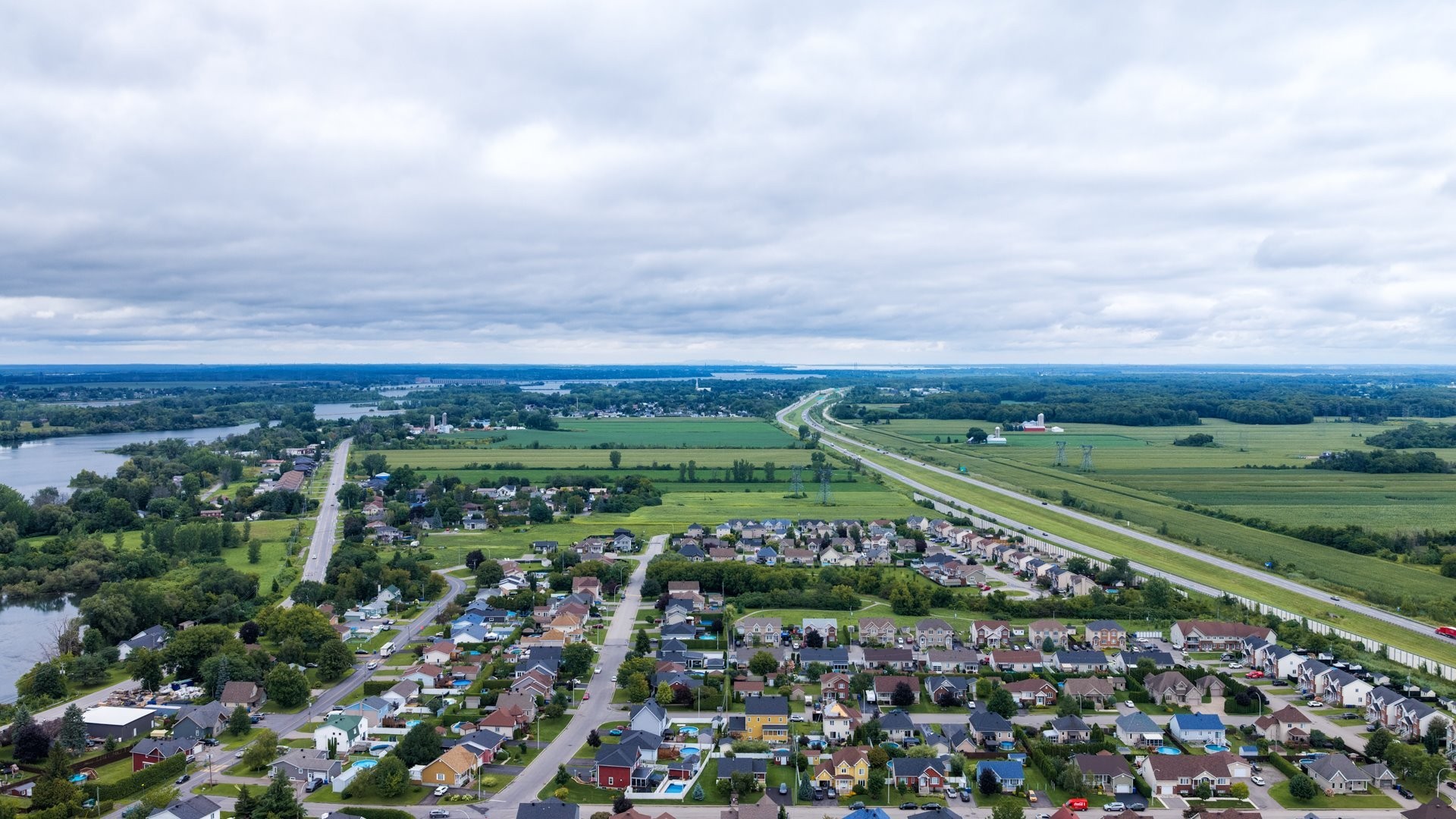 









11


Rue du Ruisseau

,
Salaberry-de-Valleyfield,




QC
J6S6T9

