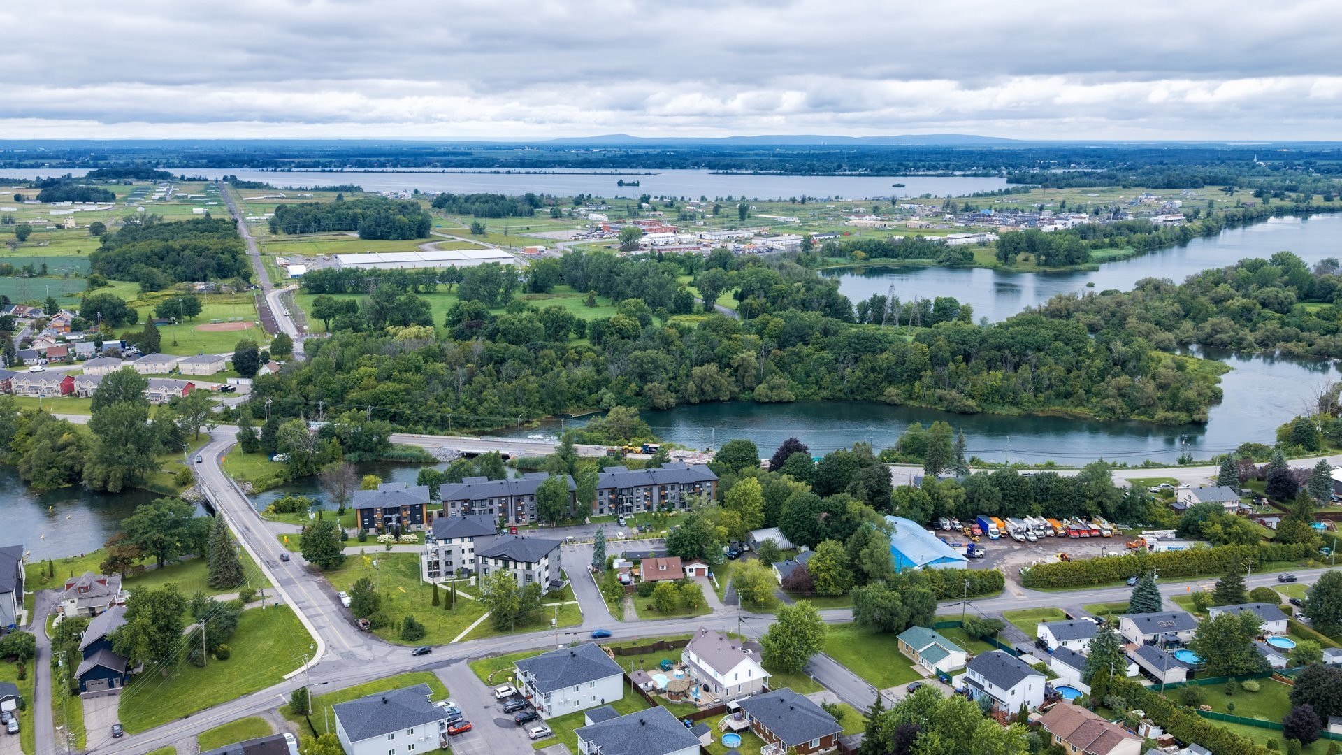 









11


Rue du Ruisseau

,
Salaberry-de-Valleyfield,




QC
J6S6T9

