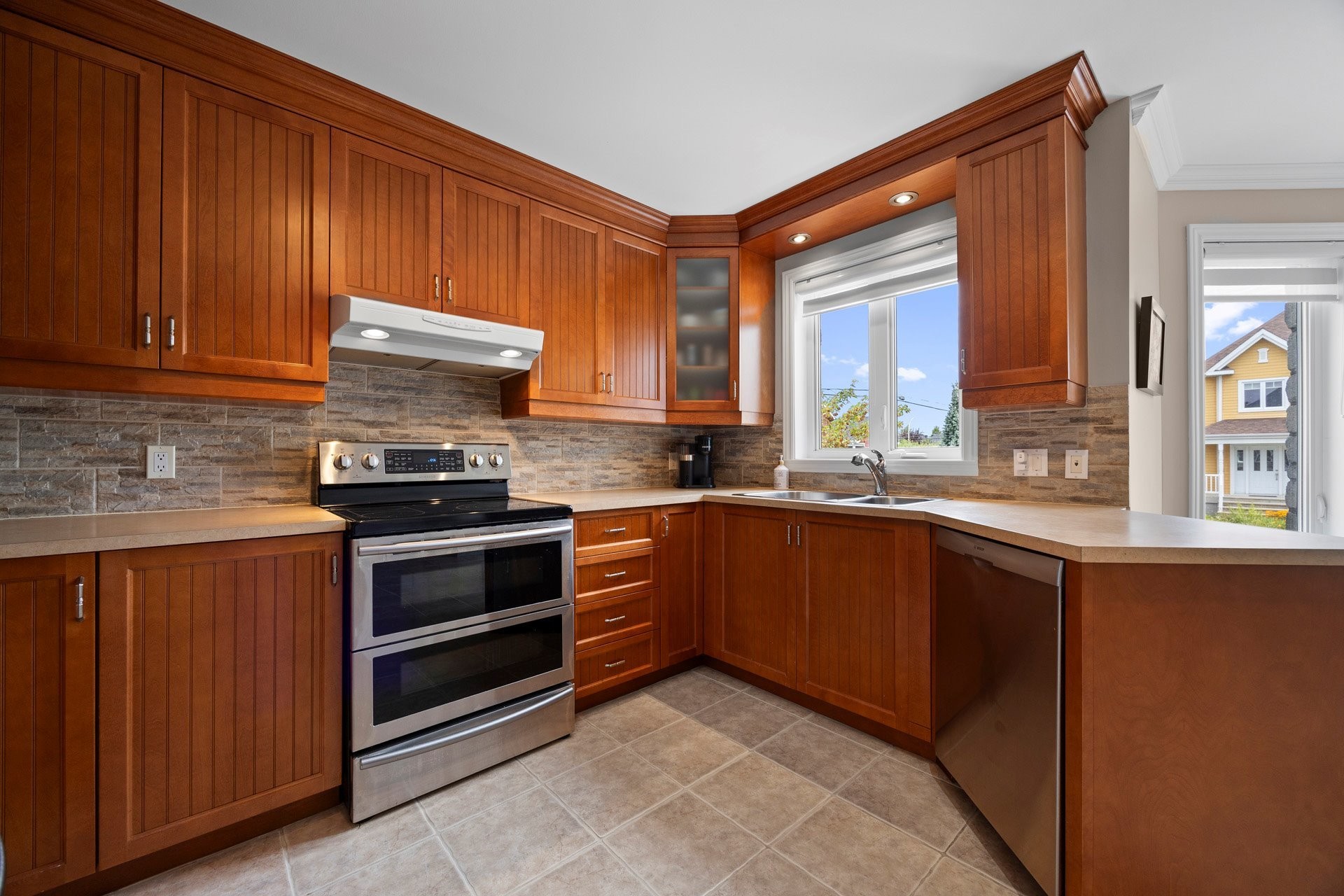 









11


Rue du Ruisseau

,
Salaberry-de-Valleyfield,




QC
J6S6T9

