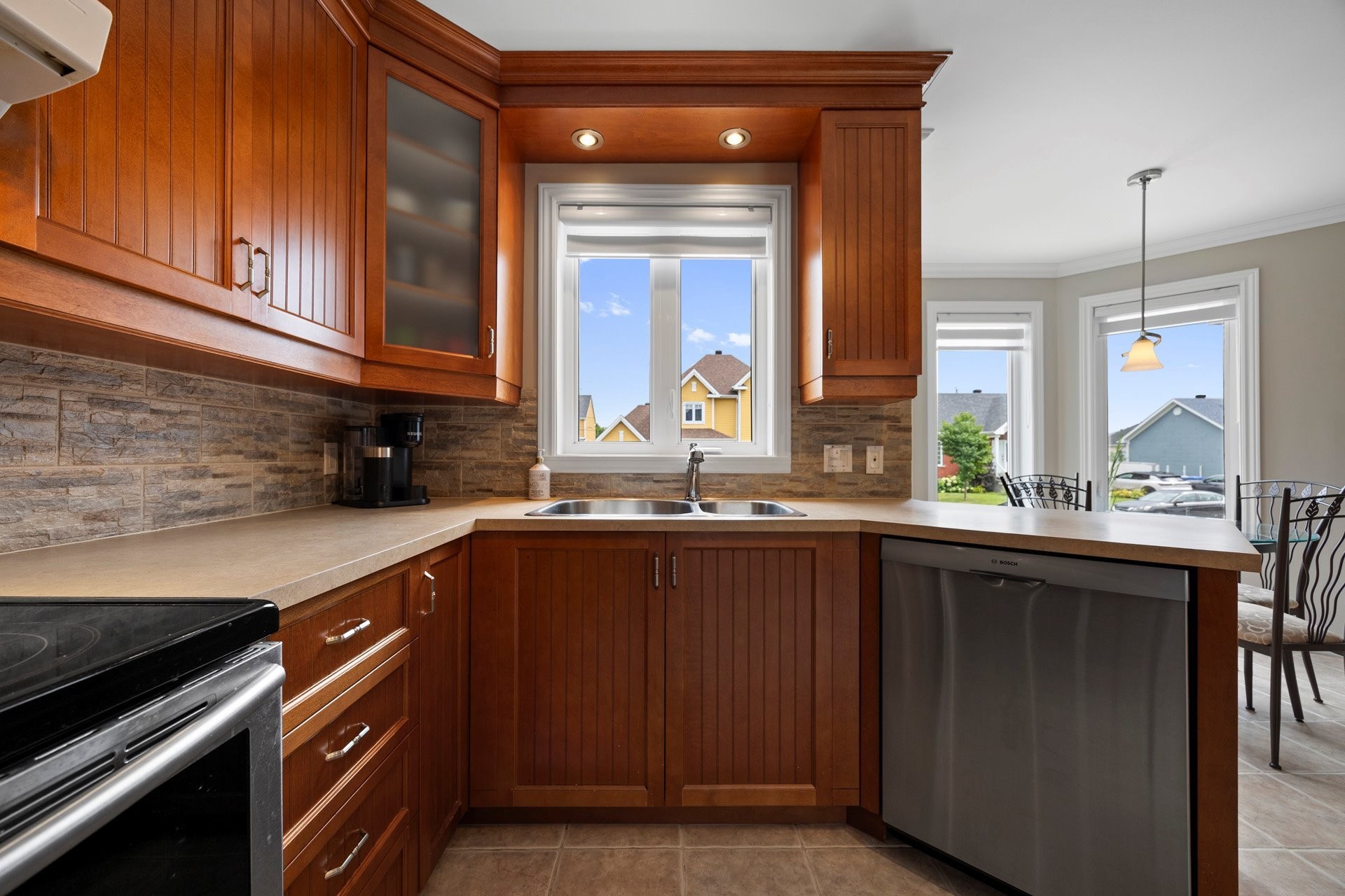 









11


Rue du Ruisseau

,
Salaberry-de-Valleyfield,




QC
J6S6T9

