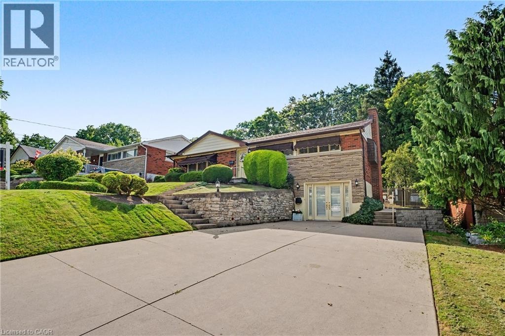 












18 BATTLEFIELD Drive

,
Stoney Creek,




Ontario
L8G1T7

