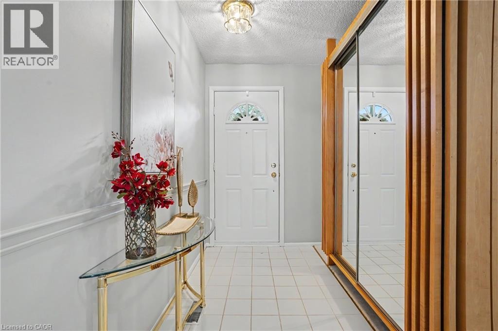 












18 BATTLEFIELD Drive

,
Stoney Creek,




Ontario
L8G1T7

