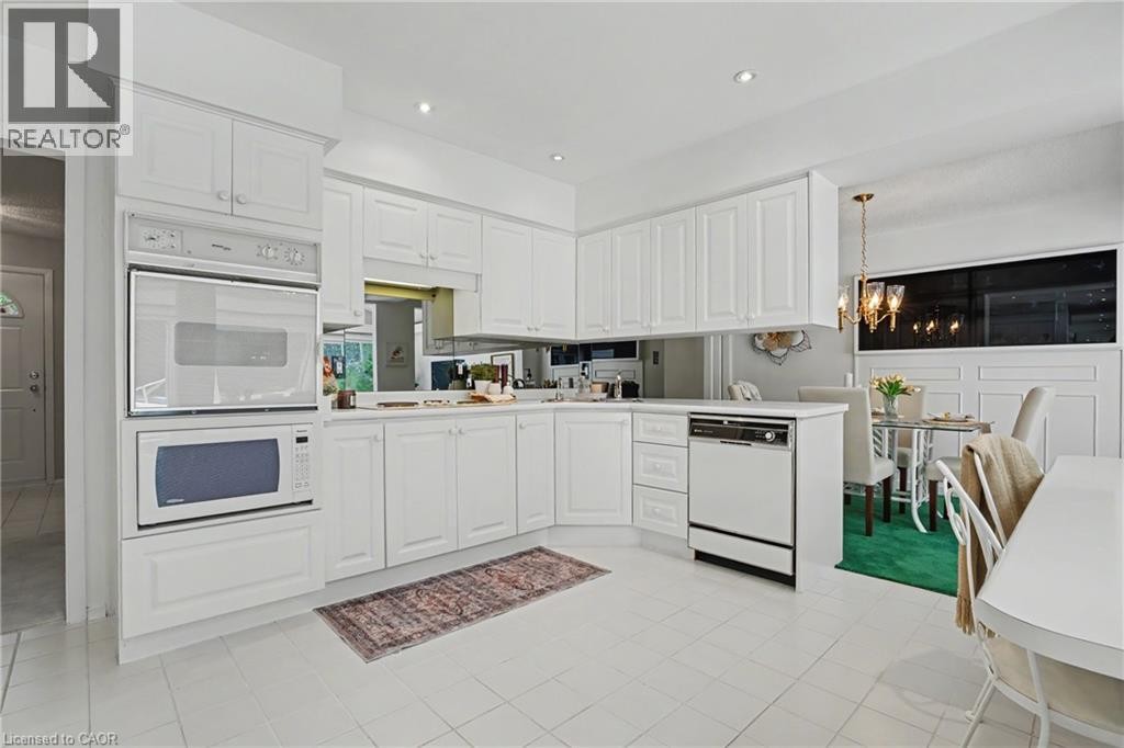 












18 BATTLEFIELD Drive

,
Stoney Creek,




Ontario
L8G1T7

