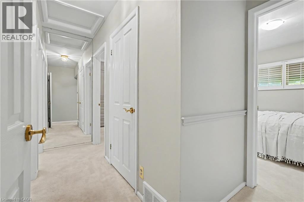 












18 BATTLEFIELD Drive

,
Stoney Creek,




Ontario
L8G1T7

