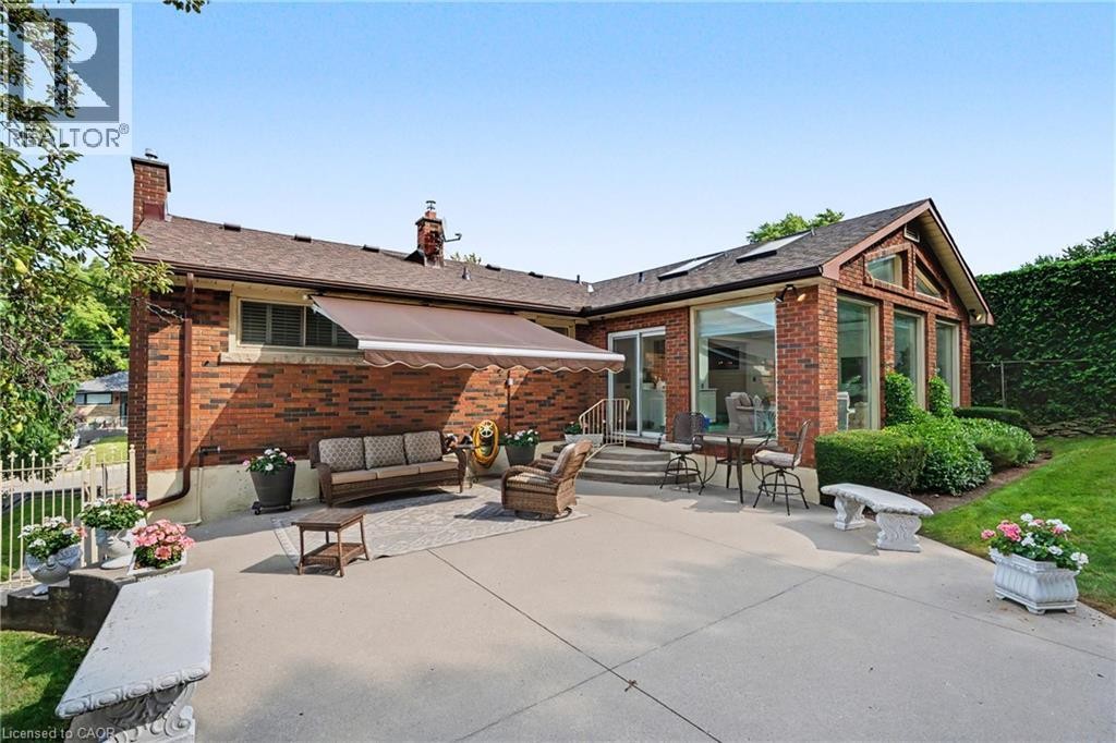 












18 BATTLEFIELD Drive

,
Stoney Creek,




Ontario
L8G1T7

