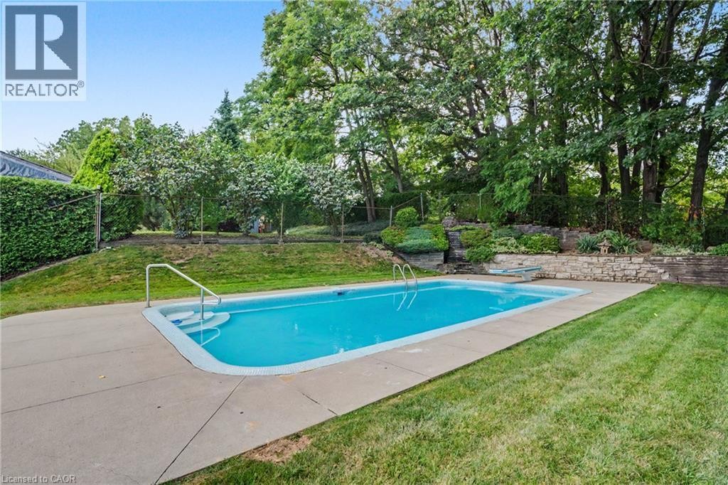 












18 BATTLEFIELD Drive

,
Stoney Creek,




Ontario
L8G1T7

