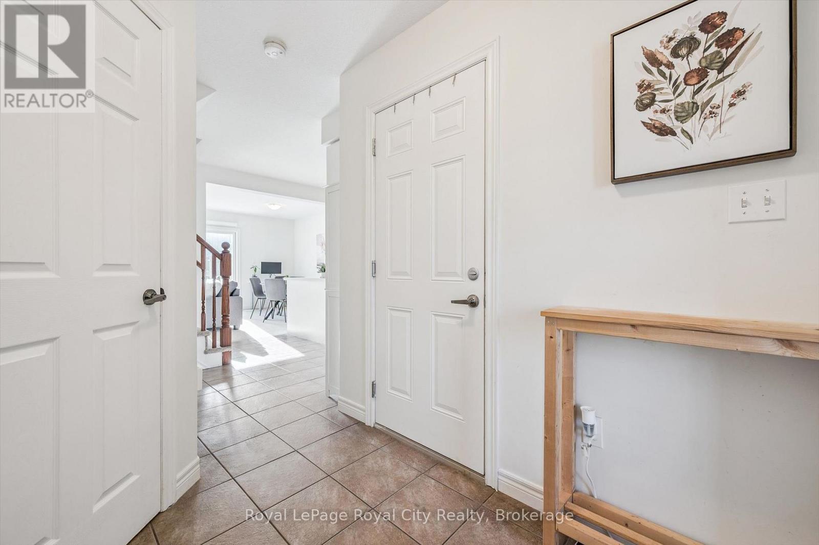 












6 - 361 ARKELL ROAD

,
Guelph (Pineridge/Westminster Woods),




Ontario
N1L1E5


