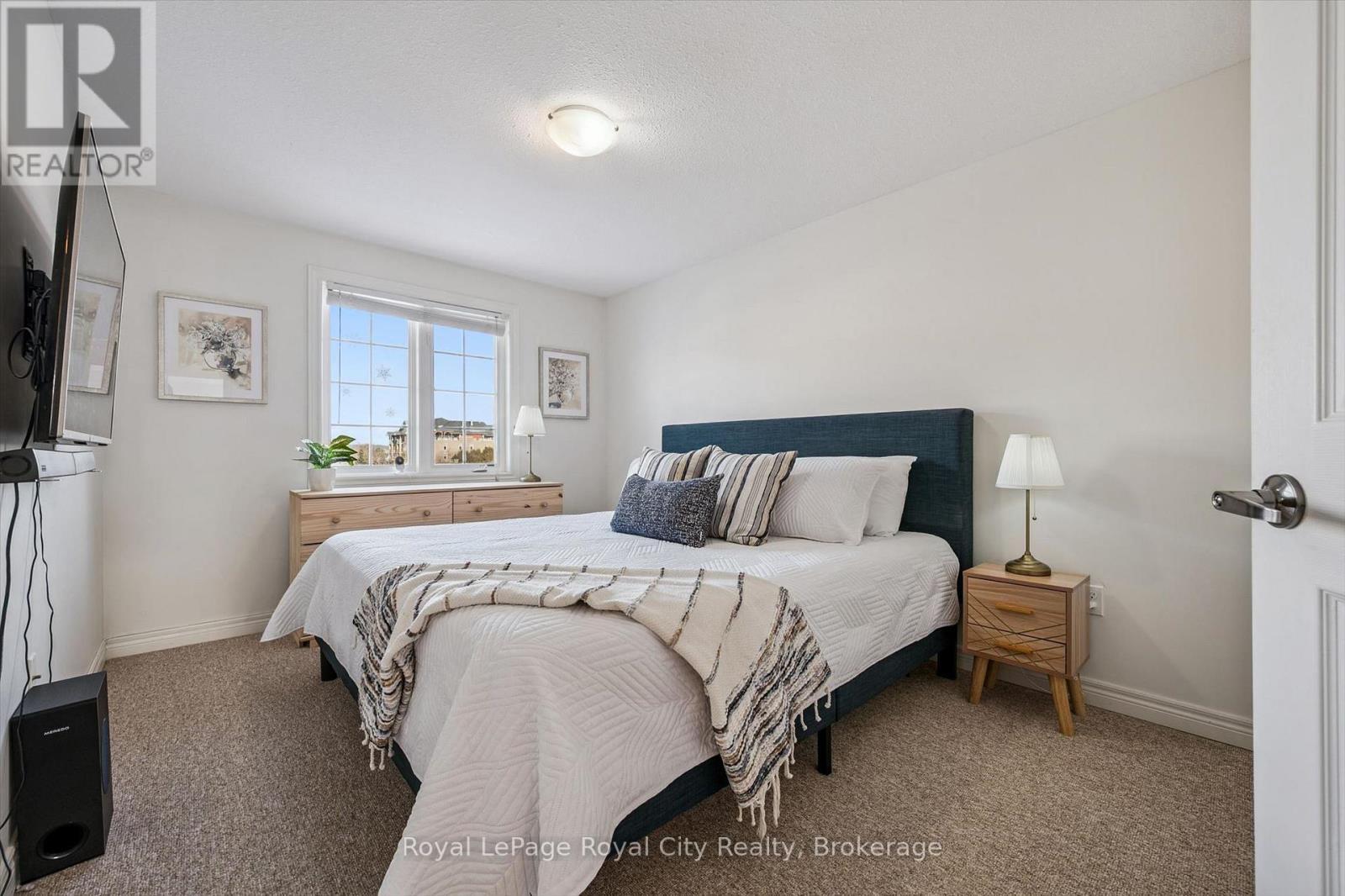 












6 - 361 ARKELL ROAD

,
Guelph (Pineridge/Westminster Woods),




Ontario
N1L1E5

