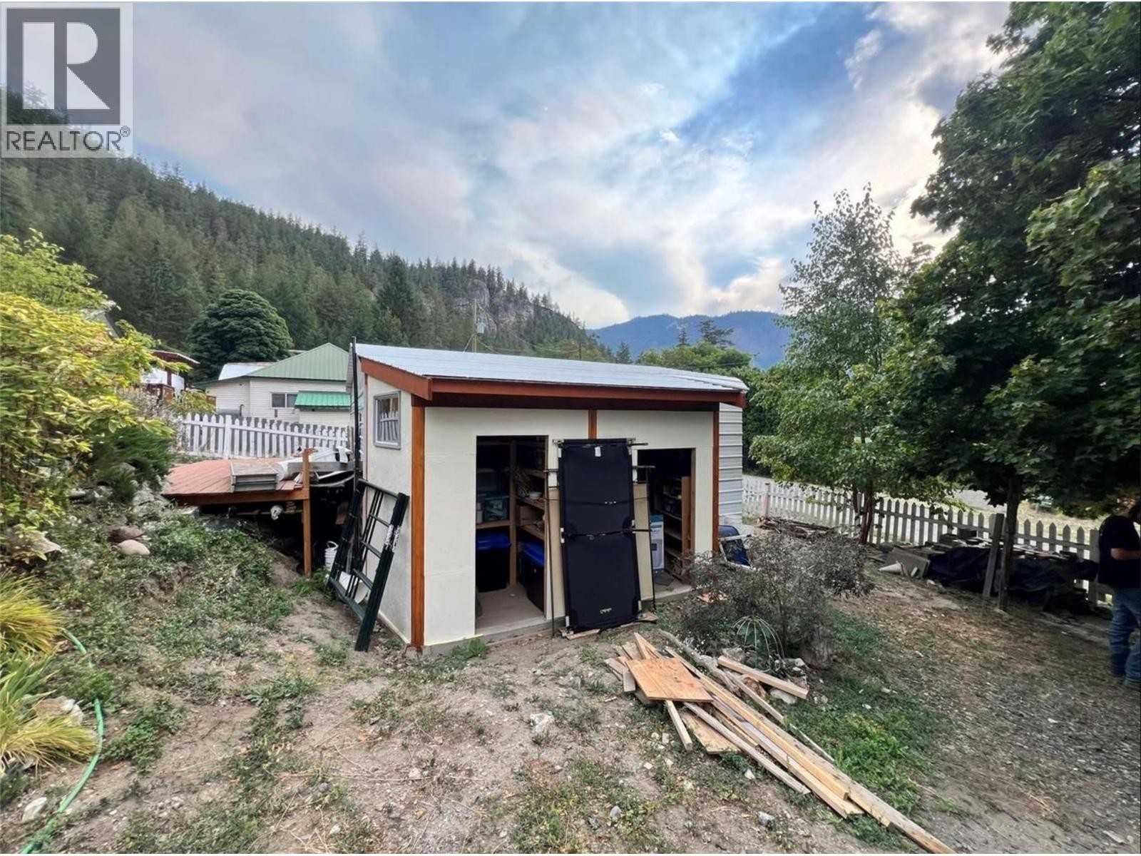 












5251 Webster Street

,
Hedley,




British Columbia
V0X1K0

