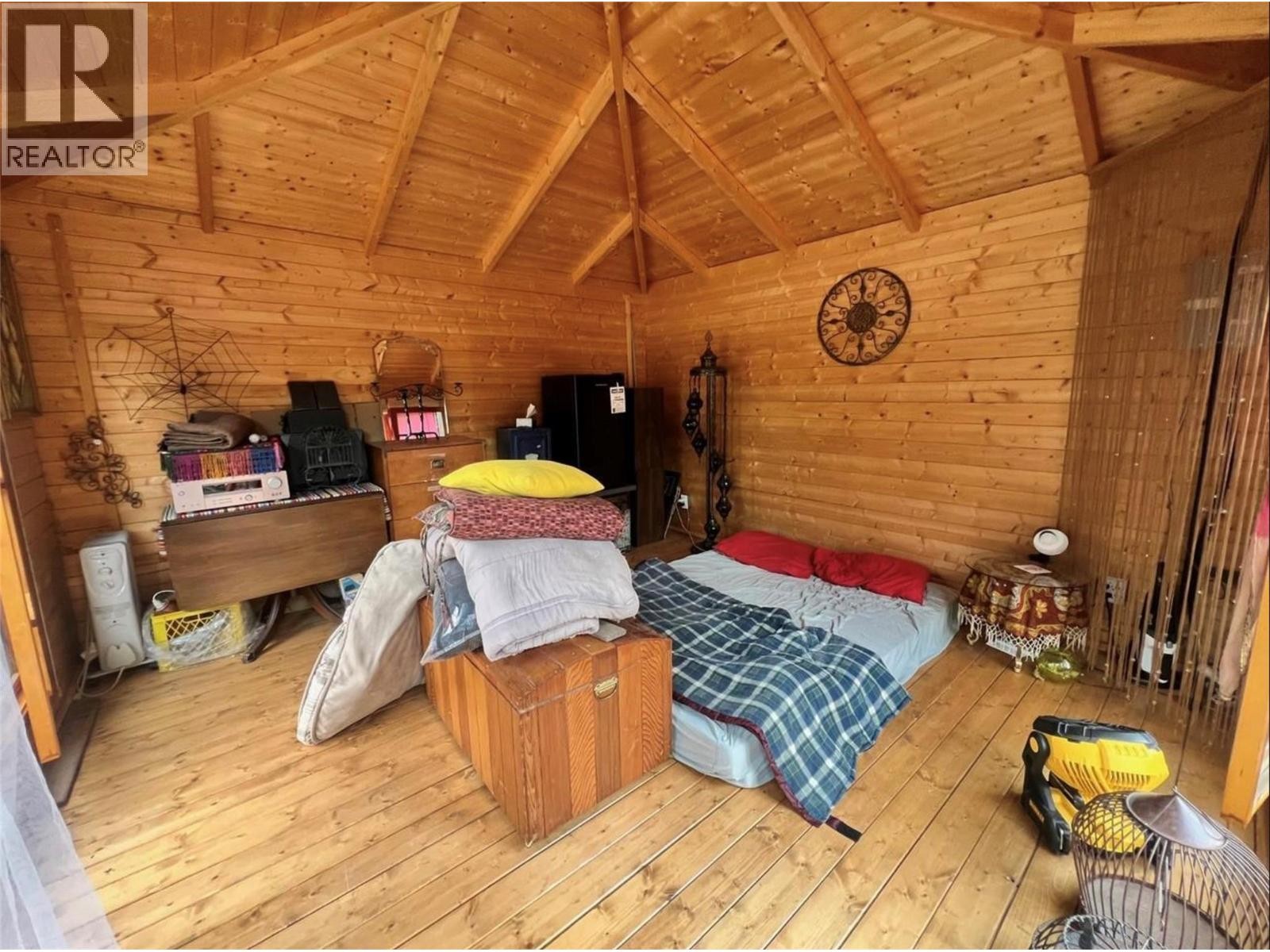 












5251 Webster Street

,
Hedley,




British Columbia
V0X1K0

