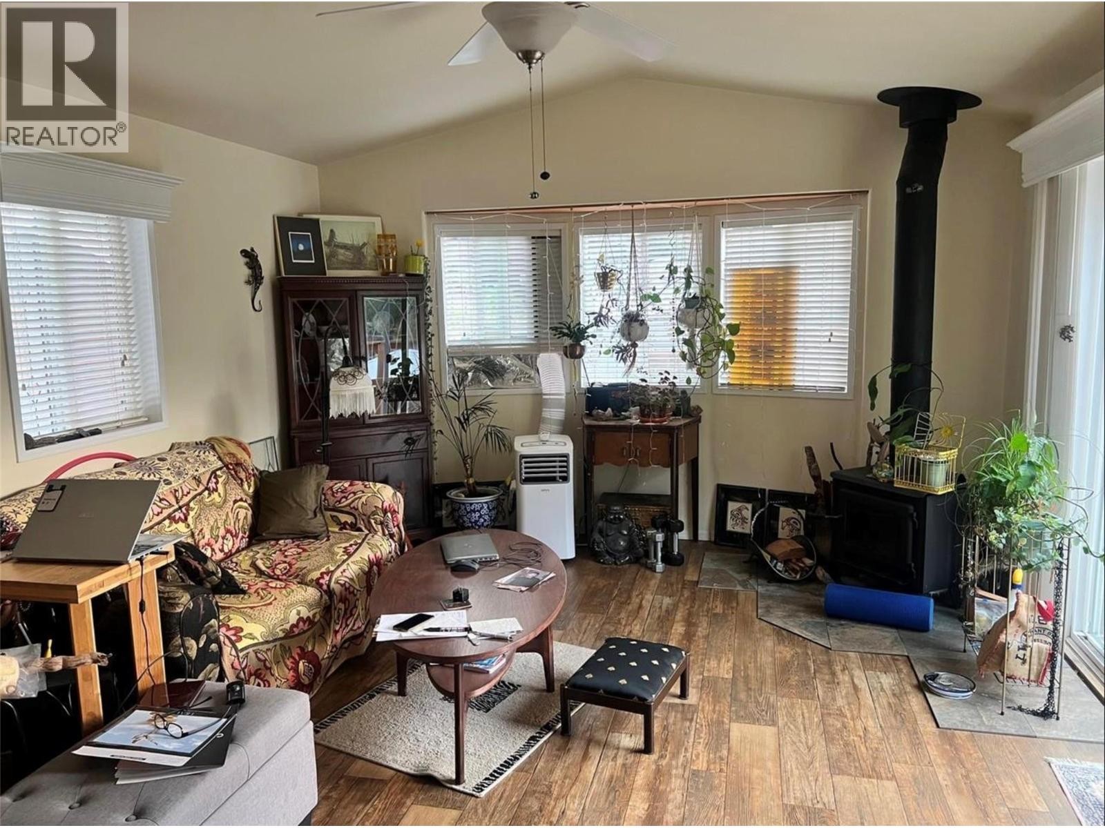












5251 Webster Street

,
Hedley,




British Columbia
V0X1K0

