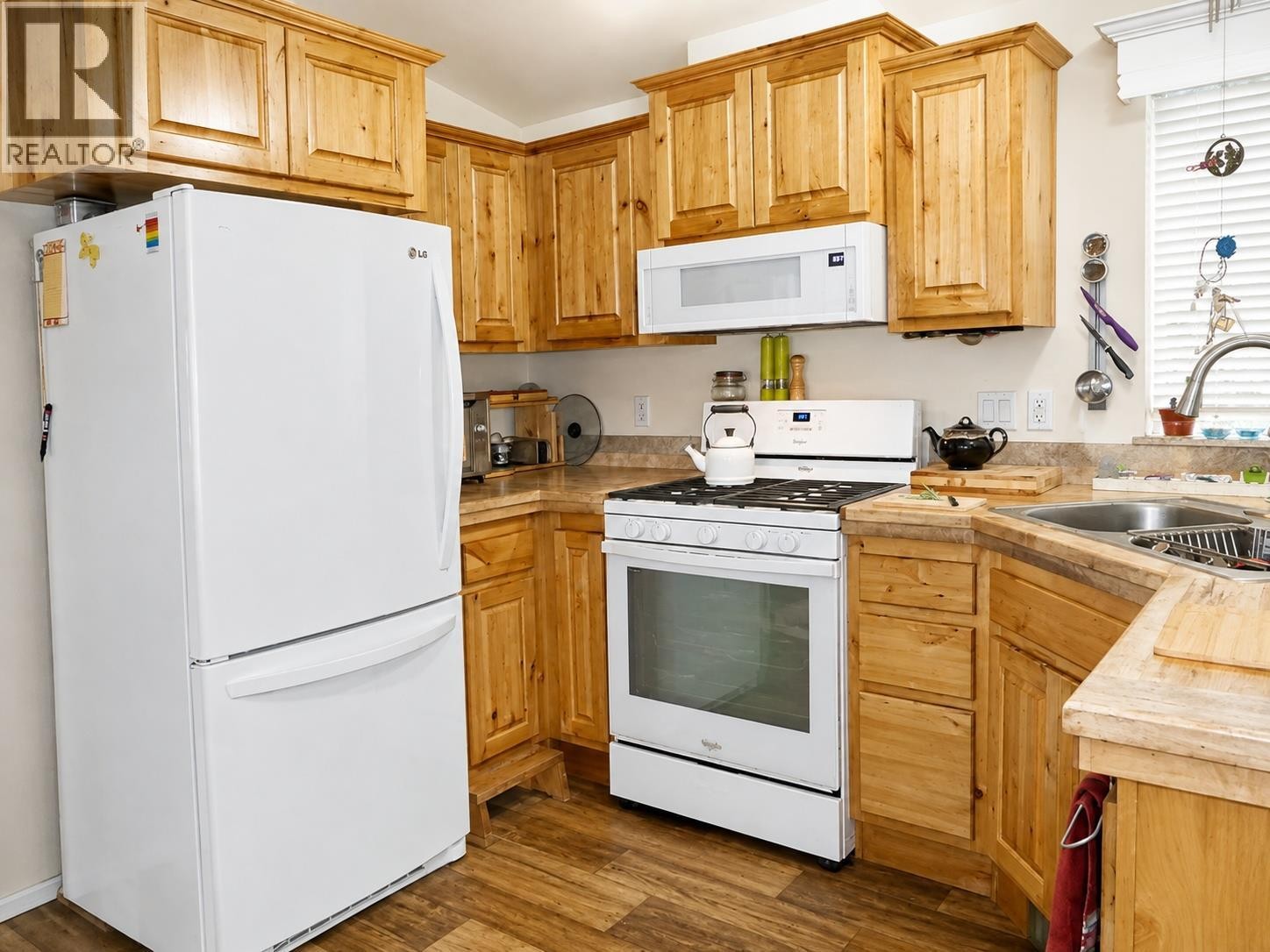 












5251 Webster Street

,
Hedley,




British Columbia
V0X1K0

