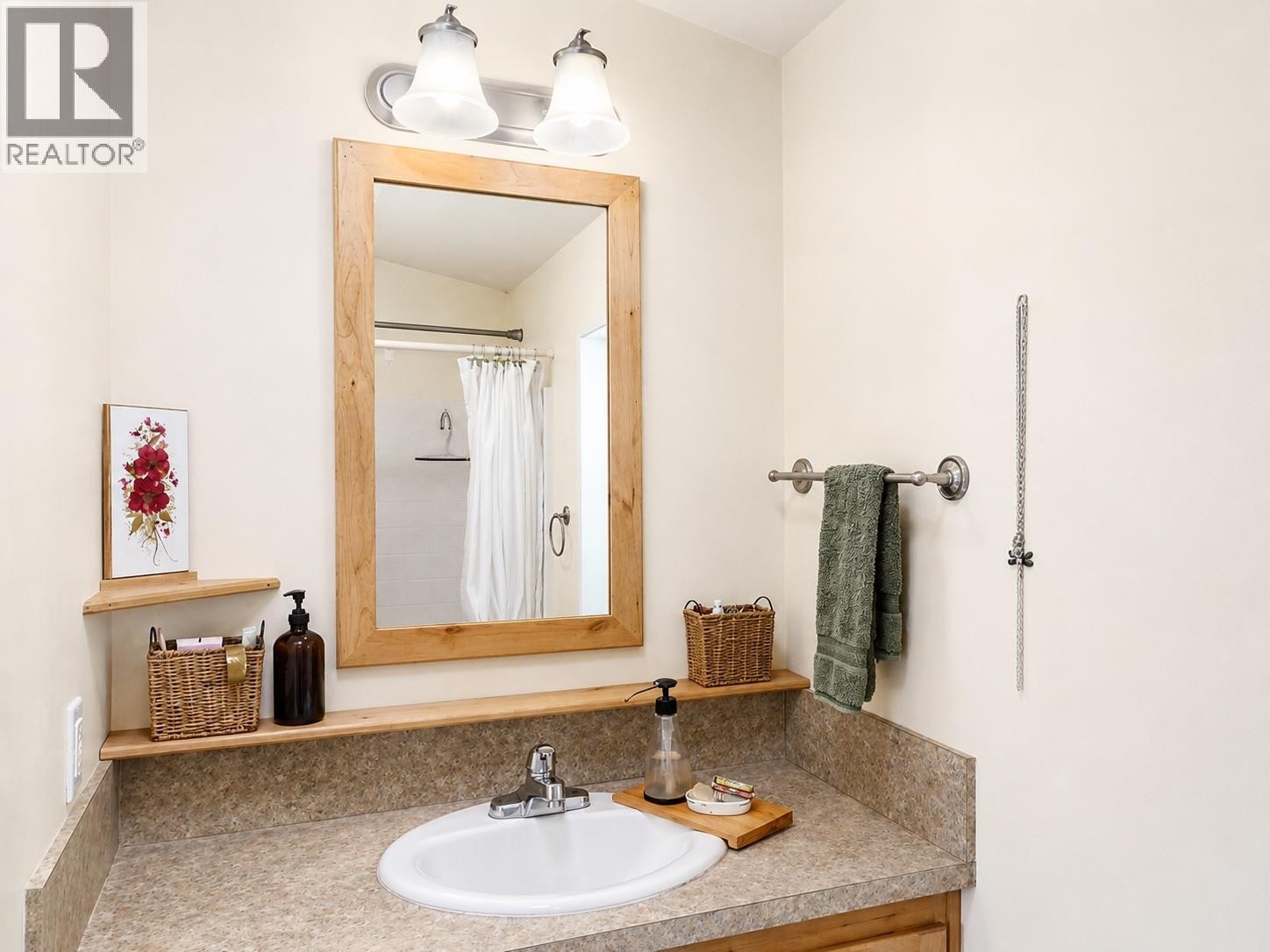 












5251 Webster Street

,
Hedley,




British Columbia
V0X1K0

