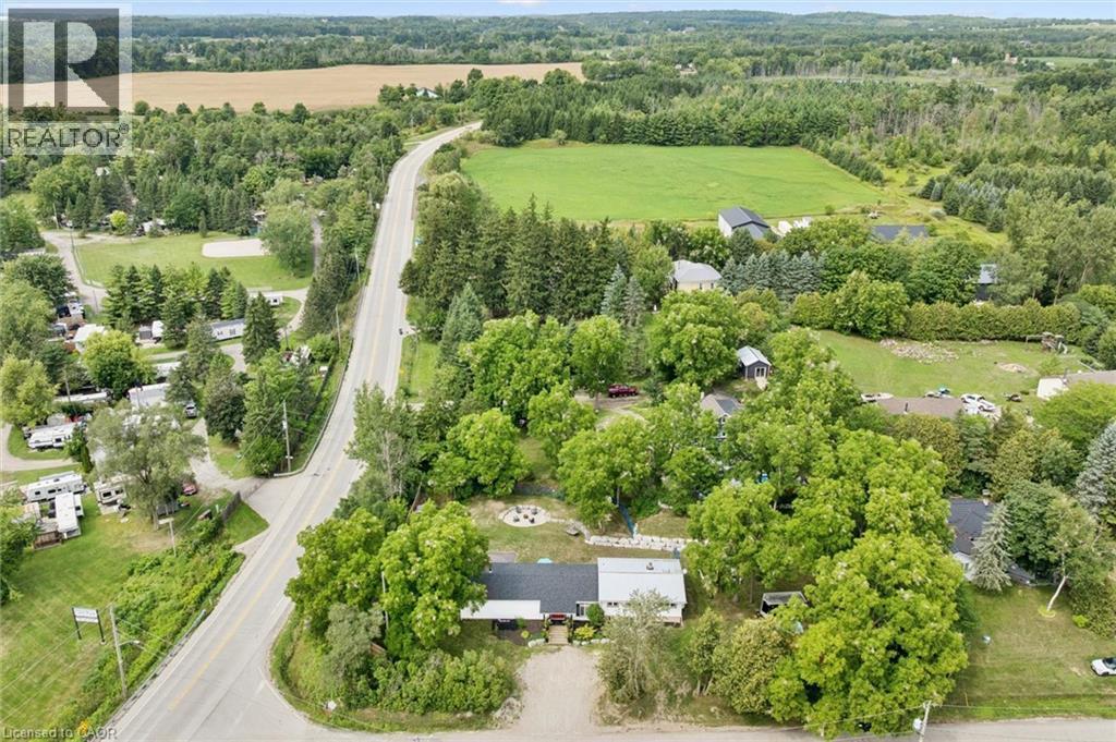












647 BRANT-WATERLOO Road

,
Ayr,




Ontario
N0B1E0

