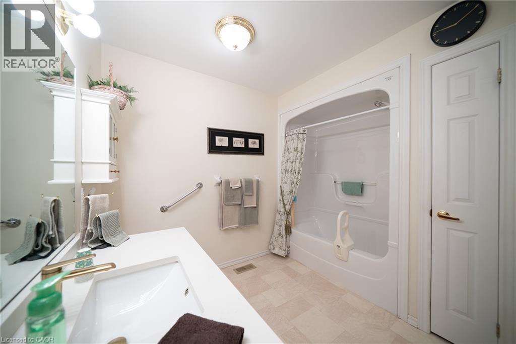 












150 OAK Street Unit# 17

,
Simcoe,




Ontario
N3Y5M5

