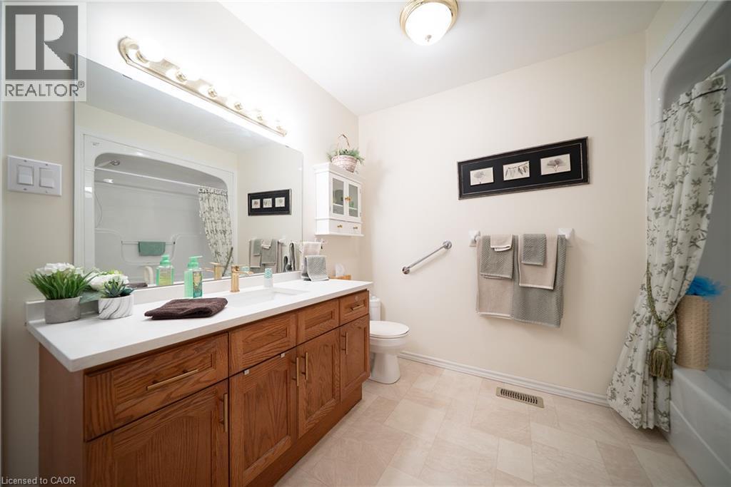 












150 OAK Street Unit# 17

,
Simcoe,




Ontario
N3Y5M5

