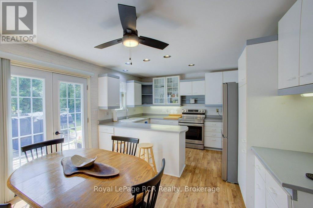 












7287 WELLINGTON RD 109

,
Mapleton,




Ontario
N0G2K0

