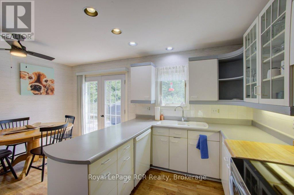 












7287 WELLINGTON RD 109

,
Mapleton,




Ontario
N0G2K0

