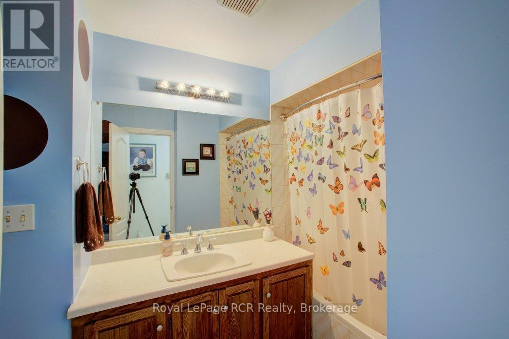 












7287 WELLINGTON RD 109

,
Mapleton,




Ontario
N0G2K0

