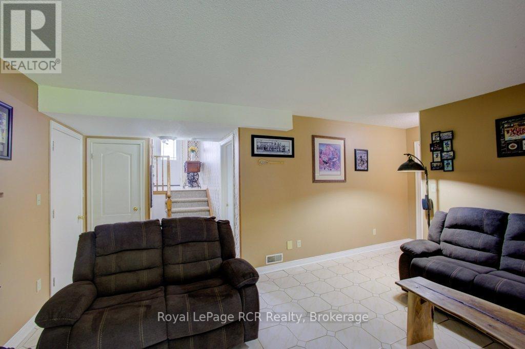 












7287 WELLINGTON RD 109

,
Mapleton,




Ontario
N0G2K0

