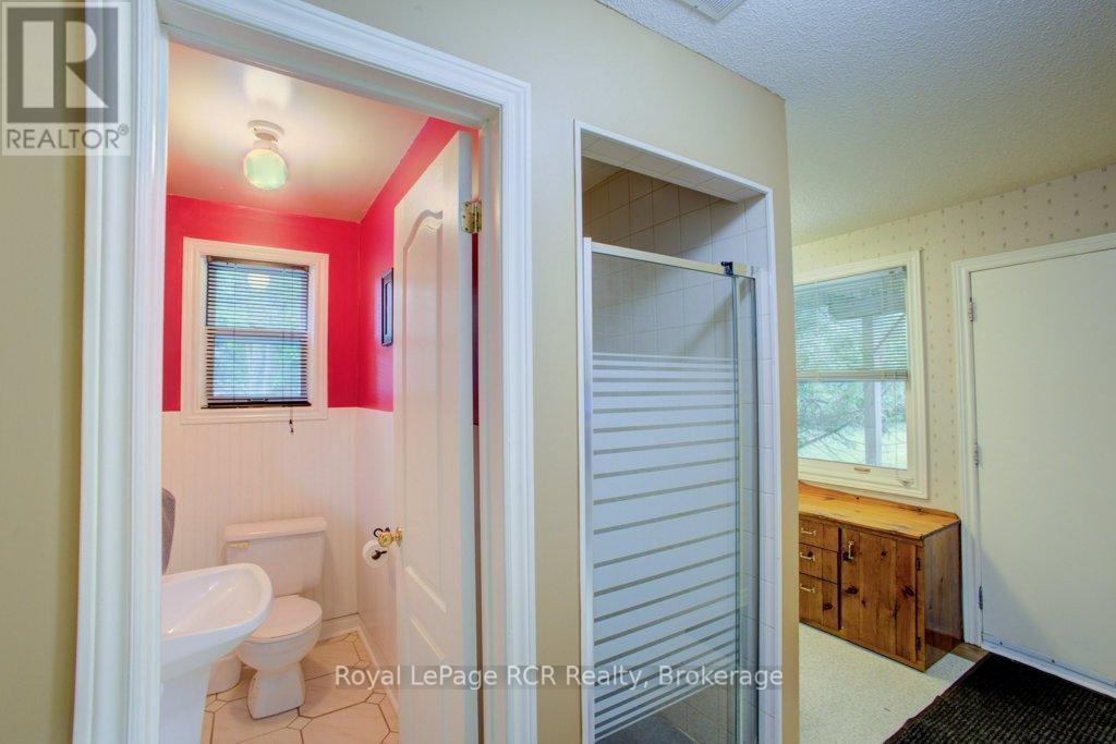 












7287 WELLINGTON RD 109

,
Mapleton,




Ontario
N0G2K0

