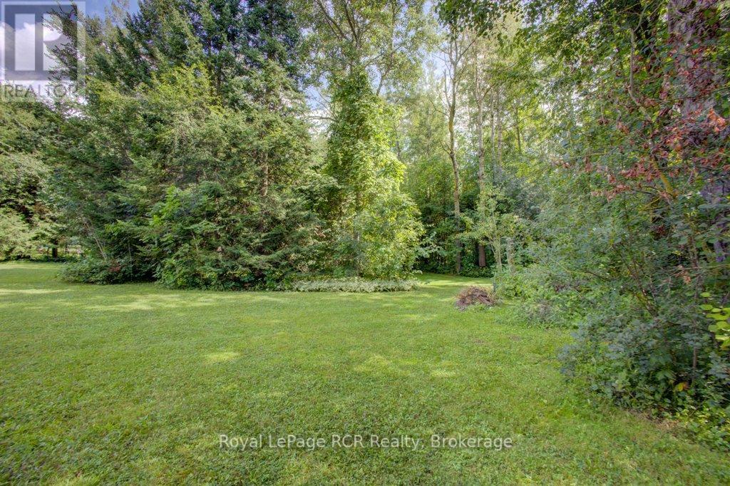 












7287 WELLINGTON RD 109

,
Mapleton,




Ontario
N0G2K0


