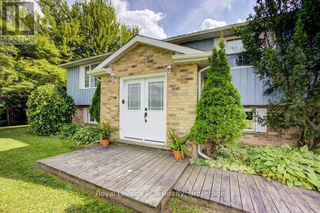 












7287 WELLINGTON RD 109

,
Mapleton,




Ontario
N0G2K0

