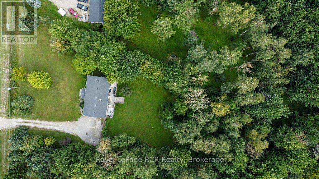 












7287 WELLINGTON RD 109

,
Mapleton,




Ontario
N0G2K0

