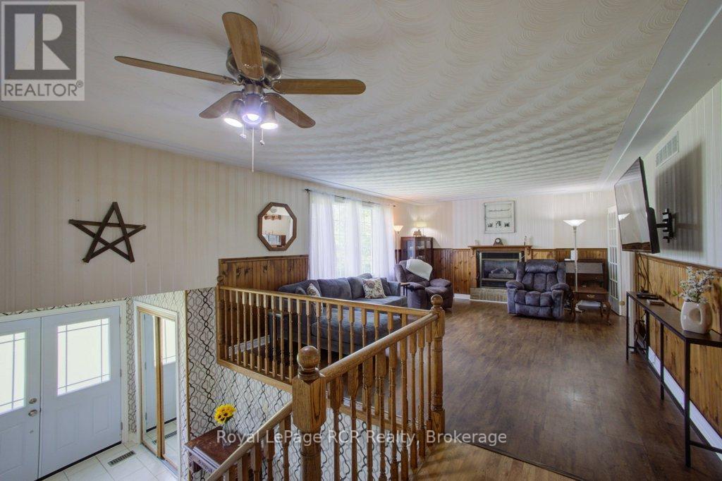 












7287 WELLINGTON RD 109

,
Mapleton,




Ontario
N0G2K0

