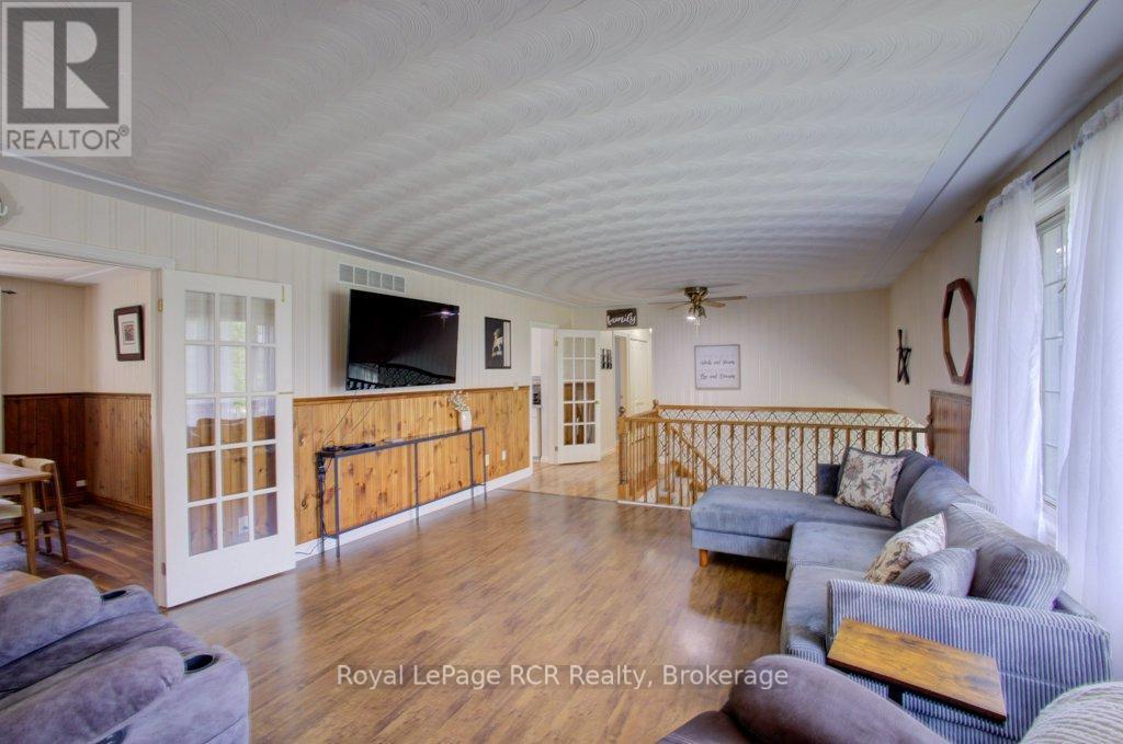 












7287 WELLINGTON RD 109

,
Mapleton,




Ontario
N0G2K0

