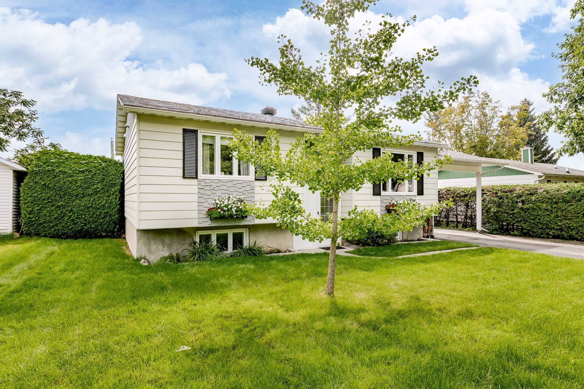 









1150


Rue Blanchard

,
Sherbrooke (Fleurimont),




QC
J1G2Z9

