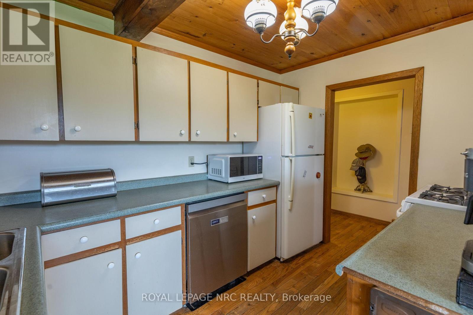 












11284 GOLF COURSE ROAD

,
Wainfleet (Marshville/Winger),




Ontario
L3K5V4

